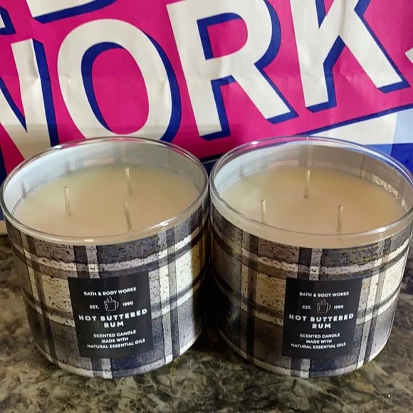 Bath & Body Works 3-Wick candles Hot buttered rum - Picture 4 of 6